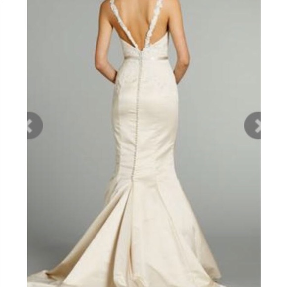 Alvina Valenta Dresses & Skirts - Stunning Alvina Valenta Wedding Dress